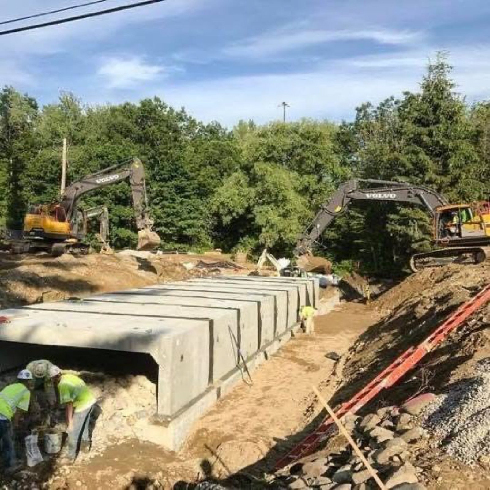 Box Culverts: Woods crew and equipment on the job