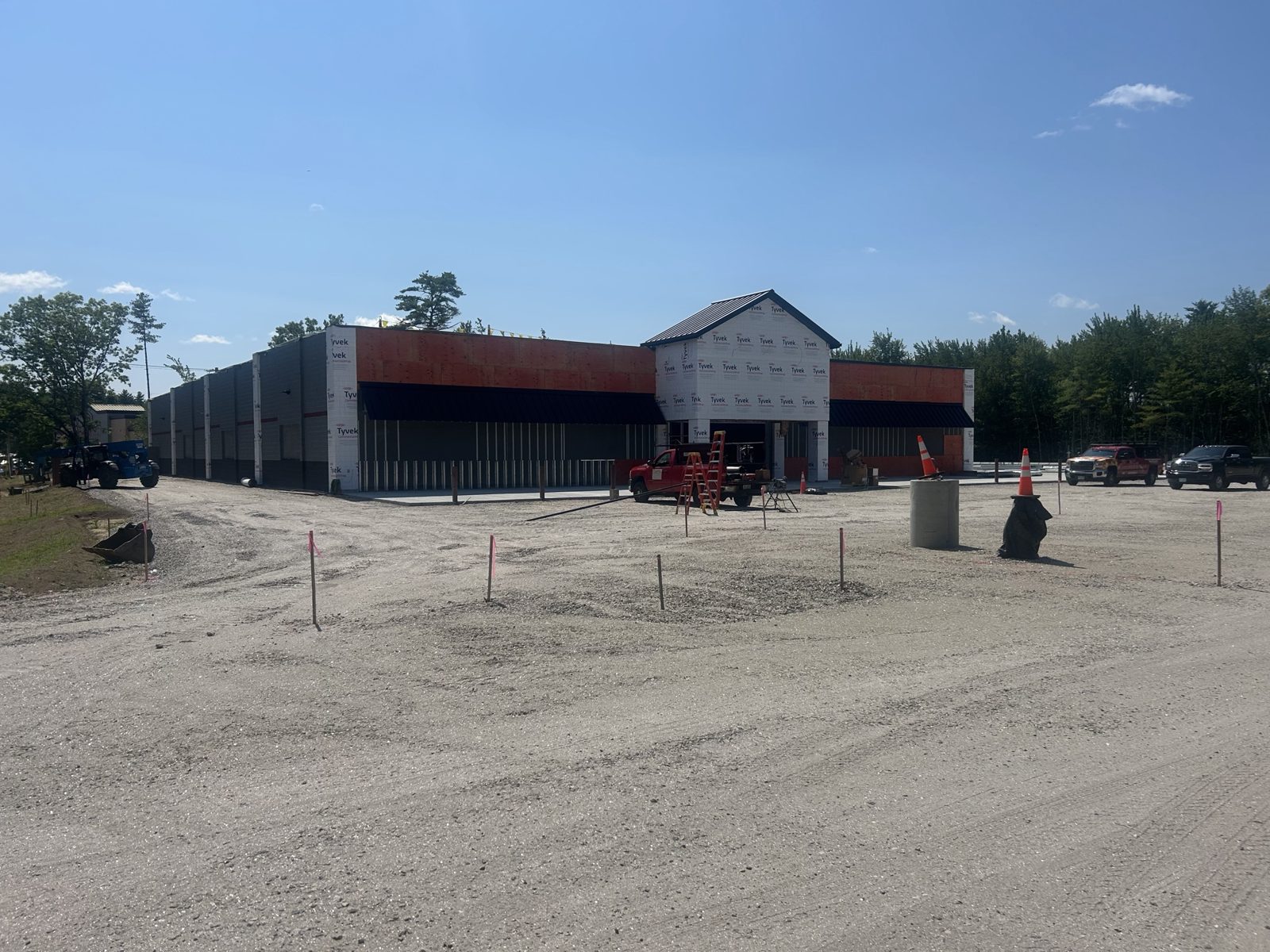 Commercial Sites: Woods crew and equipment on the job