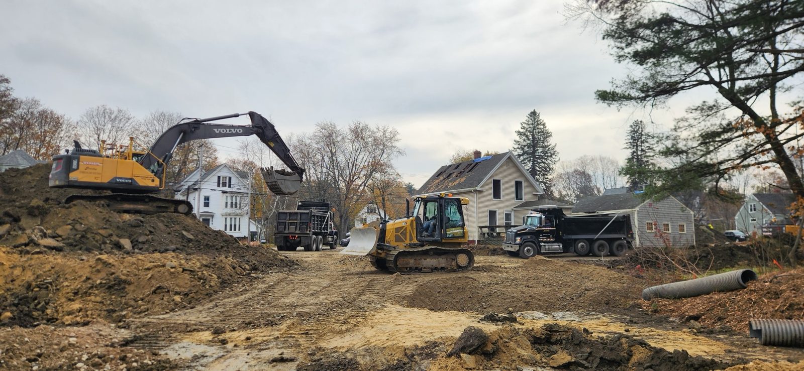 Commercial Sites: Woods crew and equipment on the job