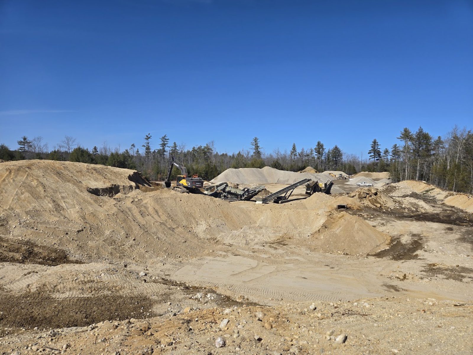 Mass Excavation: Woods crew and equipment on the job