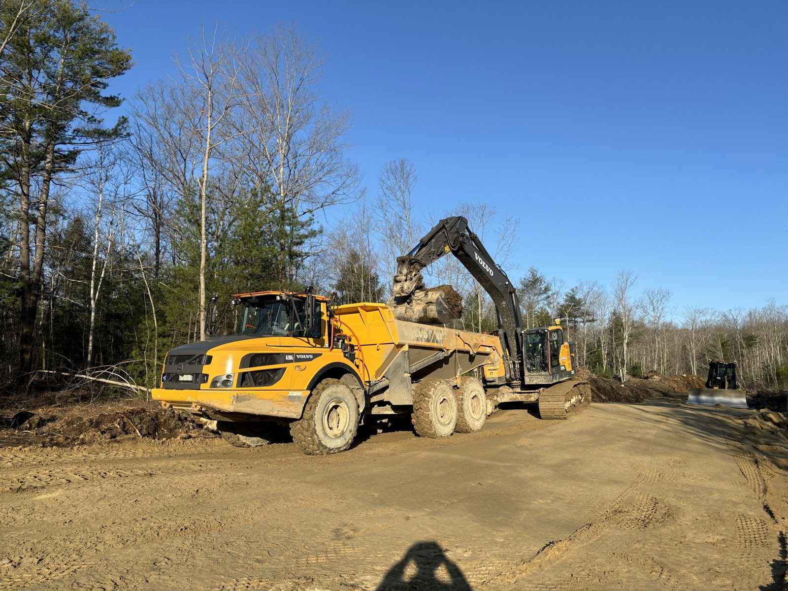 Mass Excavation: Woods crew and equipment on the job