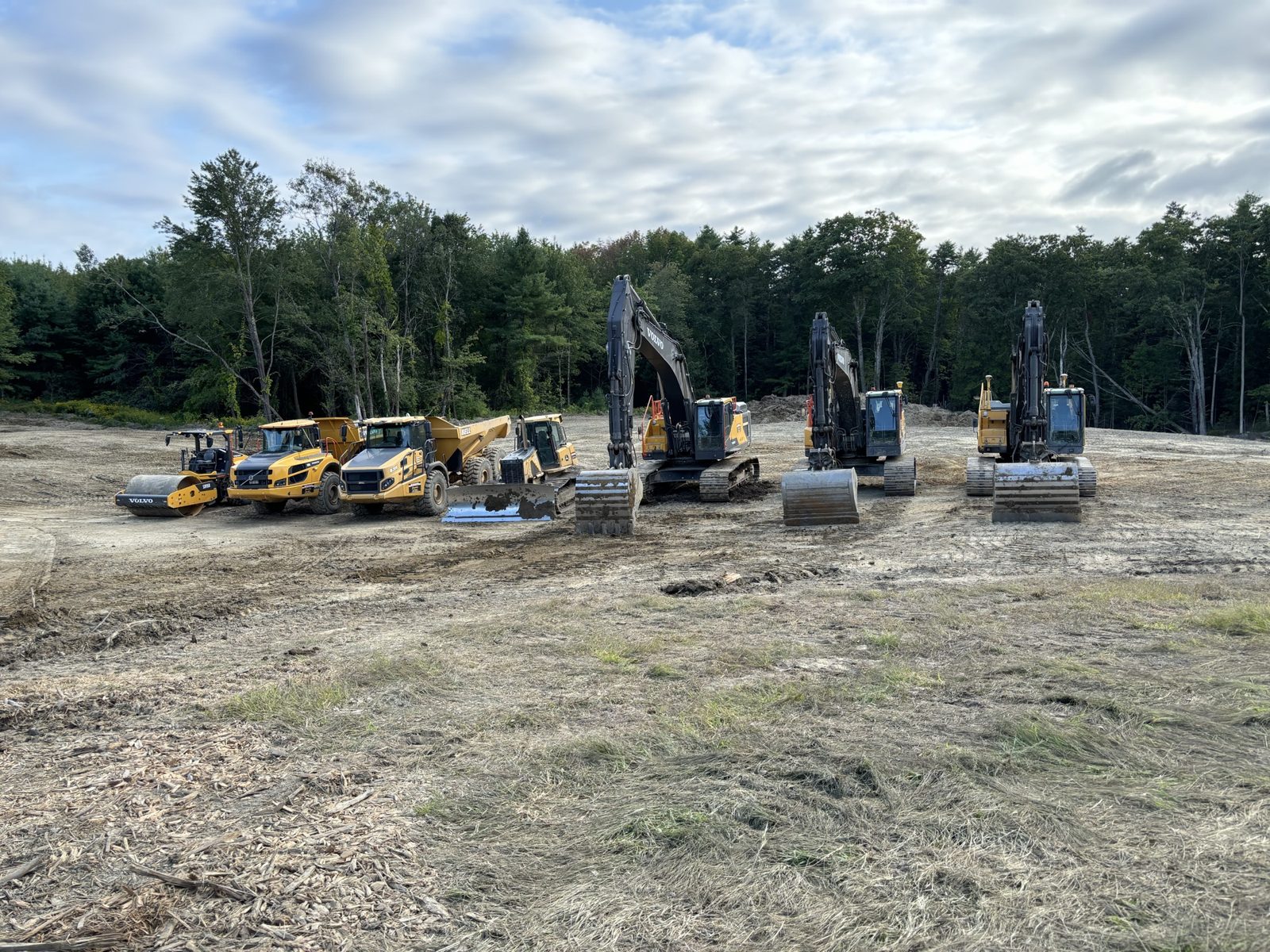 Mass Excavation: Woods crew and equipment on the job