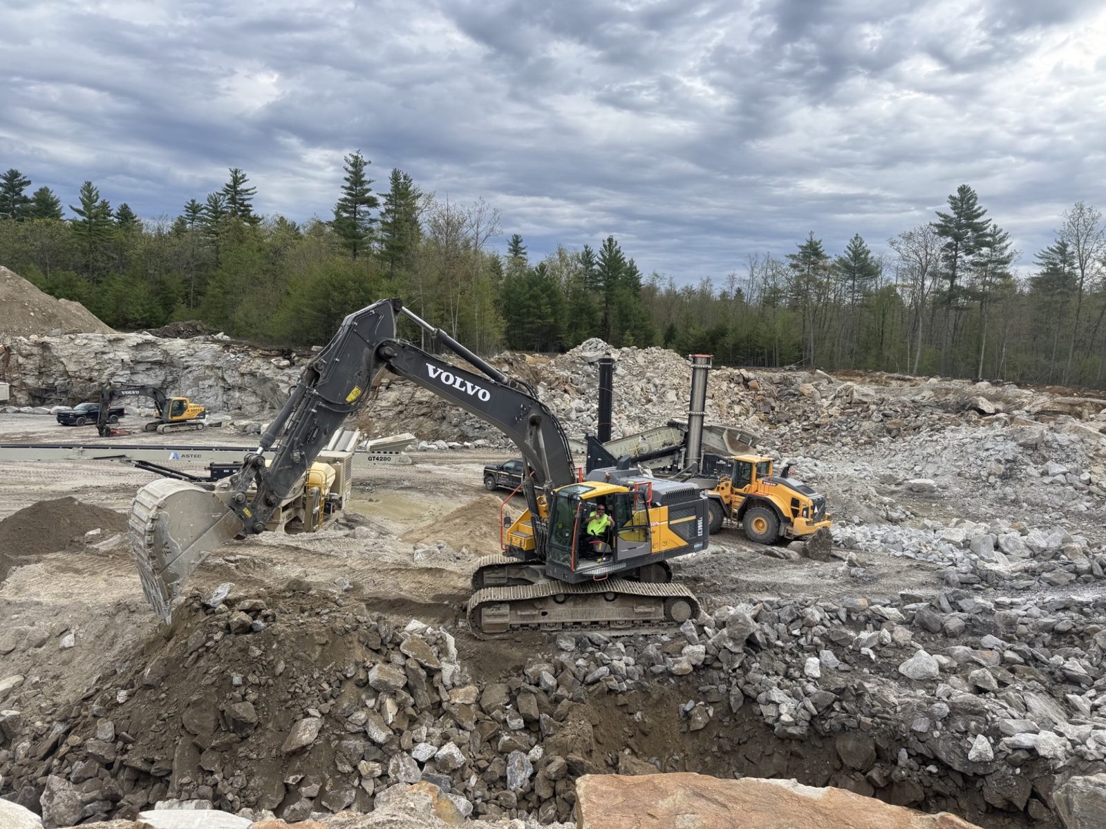 Ledge Removal and Processing: Woods crew and equipment on the job